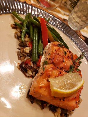 Salmon with wild rice and green beans