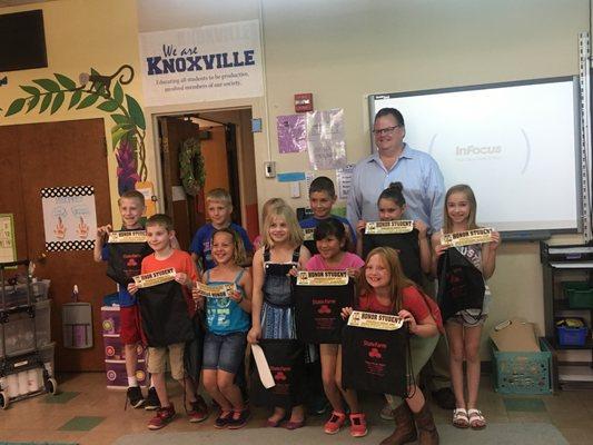 Shawn and some of the Knoxville Honor Roll Award Recipients during his 12th year of involvement in 2018.