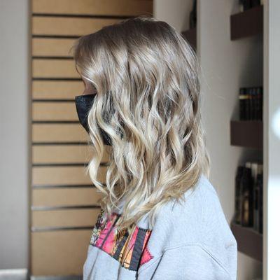 Love this lived-in blonde balayage 

Instagram @jordanvanhair 

Online booking: jordantruong.glossgenius.com