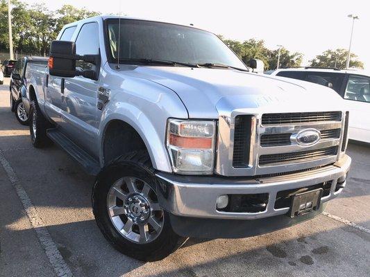 08 F-350 Super Duty 6.4L Diesel Lariat 4x4 Crew Cab. Visit leskanicluxury.com for details.