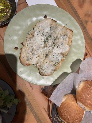 Garlic bread with provolone