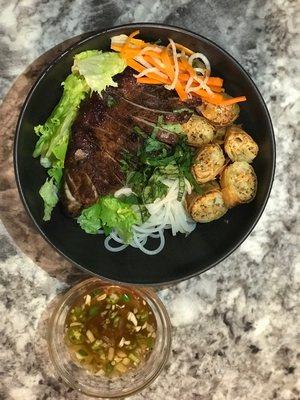 Bun Thit Nuong(Vietnamese Grilled Pork & Noddles)