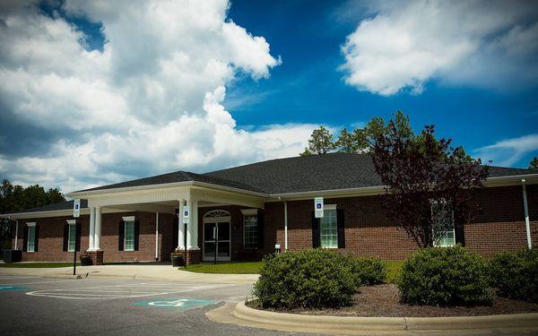 Pinecrest Funeral & Cremation Services building.