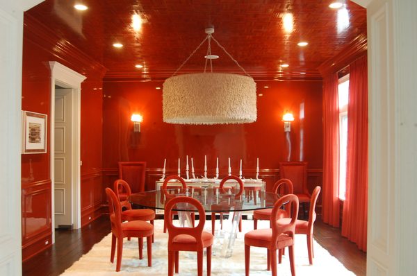 Lacquer finish in Dining Room