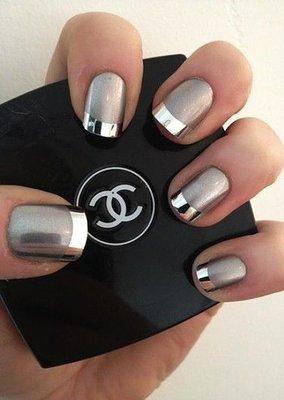 Manicure Gel Polish Matte and Chrome tips