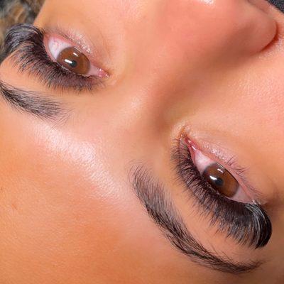 Volume eyelash extensions