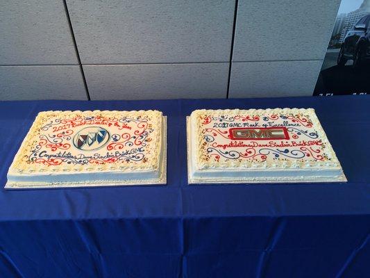 2017 Dealer of the Year Cakes