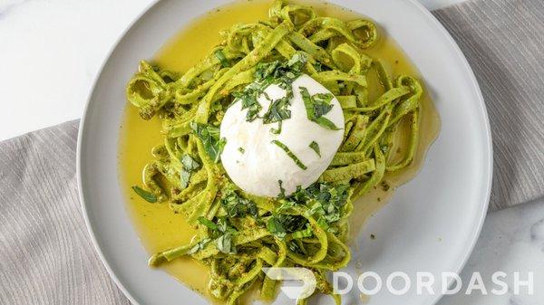 Fettuccini pesto sauce with fresh burrata