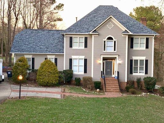 Beautiful Owens Corning Slatestone Gray Duration shingles by JT Roofing