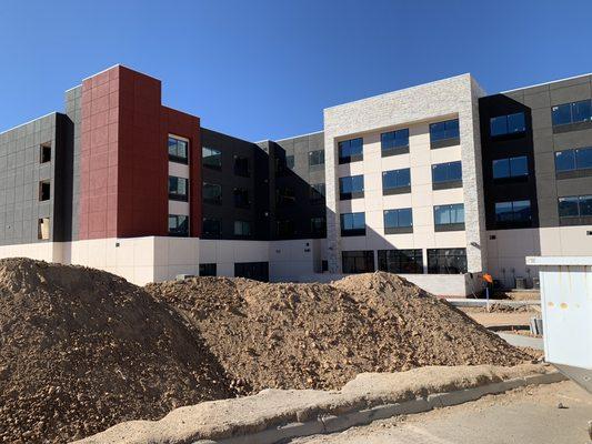 Hotel Design and Construction - Holiday Inn Express - Copper Point. Albuquerque, New Mexico.