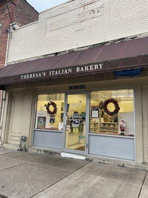 Theresa's Italian Bakery