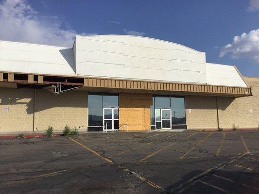 Abandoned Kmart in Kingman, AZ.