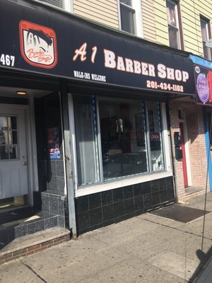 Ask for Joe. Best brooks, fades and cuts in JC. Takes appointments. No wait time.