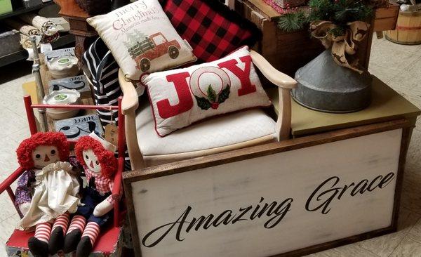 The Front Porch retail shopping store in Milnor, ND is full of home decor, kitchen, reclaimed farmhouse and new items for all seasons!