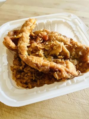 Lunch In A Box: (Moro De Guandules & Pescado Frito)