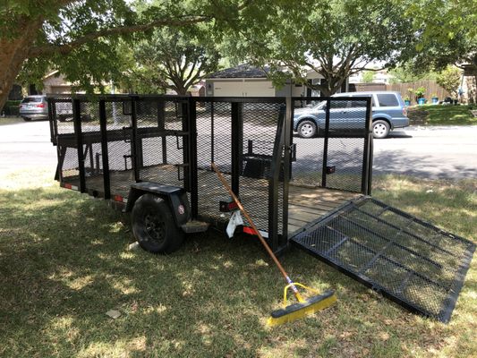 Clean trailer ready to haul any trash, brush, metal, or anything you can think of. I would also be glad to help you move.