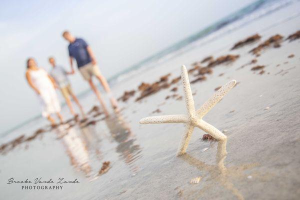 photographer talking clearwater beach photos of family