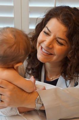 Dr. Rappaport provides guidance to brand new mothers, providing families all the time they need to discuss their concerns.