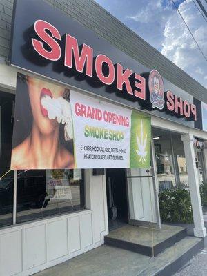 Smokeysmokeshop 926 N Mills Ave