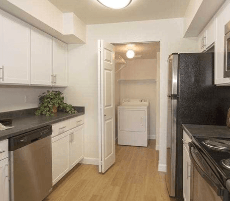 Kitchen with Washer/Dryer