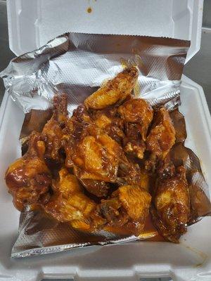 Fresh NEVER FROZEN wings!