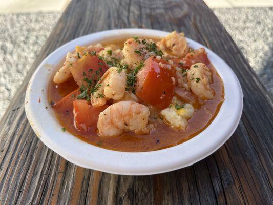 Garlic Shrimp, Fresh Tomato, & Creamy Cheese Grits