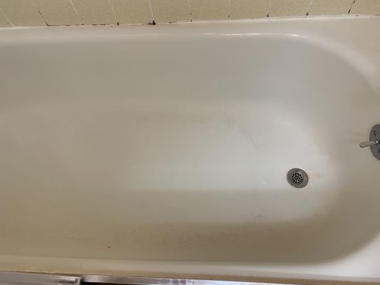 Dirty bathtub 1