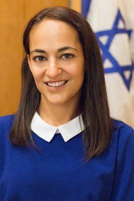 Education Director Gal Kessler Rohs engages passionately in the world of children, families, community education, Judaism and religion.