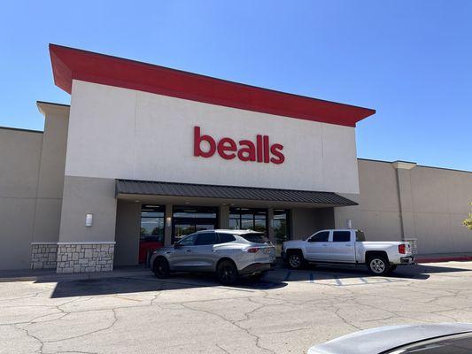 bealls storefront in Hobbs, NM. 6/24/2024