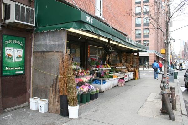 Chelsea Neighborhood:  HA HA FRESH Produce Market at 195 9th Avenue in NYC on Saturday afternoon, 25 March 2006 by Elvert Barnes