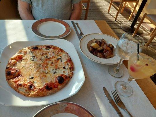 12inch margarita Pizza and potatoes