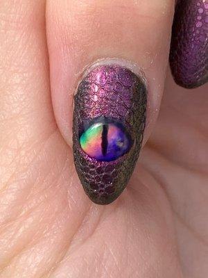 Color changing snake eye nail art