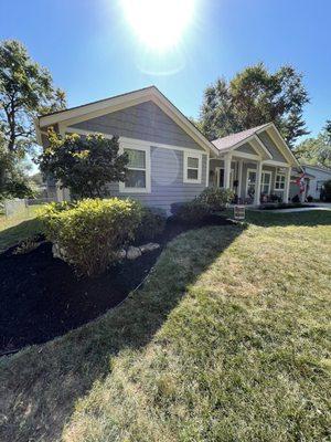 Landscape mulch and trim