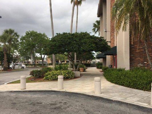 Side entrance at Walker Law Firm, P.A. - Vero Beach, FL