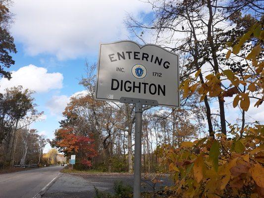 Entering Dighton from Somerset.