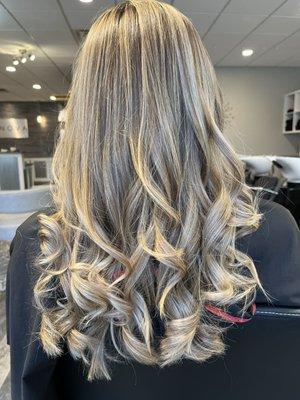 Wonderful experience! Irina did an amazing job with this balayage. Loved how it turned out, and she was so friendly and welcoming!