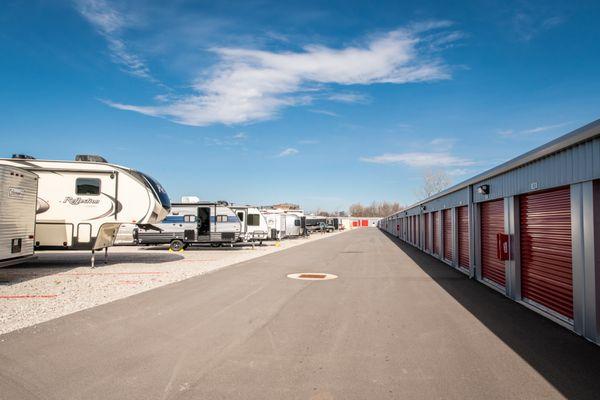 Both parking and storage units available for RV and Boats!