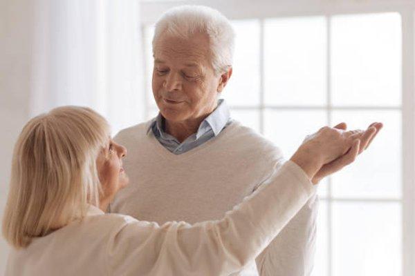 Beginner Ballroom Dance lessons at Allstar Dance Studio in Naples, FL.
#salsadancing #bachatadanceclasses #ballroomdanceclass...