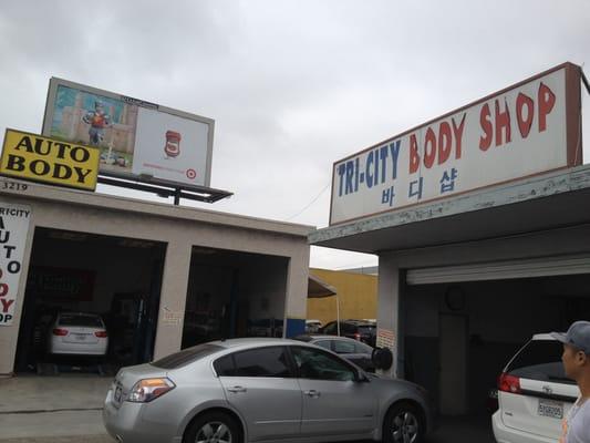 Front of Tri City Auto Body.