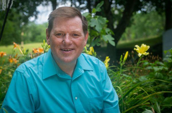 Jerry W. Kiesling, MSW, LCSW headshot outdoors