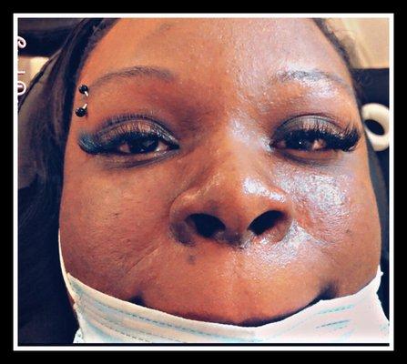 Eyelash extensions (natural)