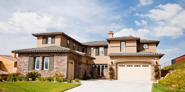 OUR EXTERIOR HOUSE CLEANING EXPERTS ARE HERE TO HELP YOU KEEP YOUR HOME LOOKING ITS VERY BEST.