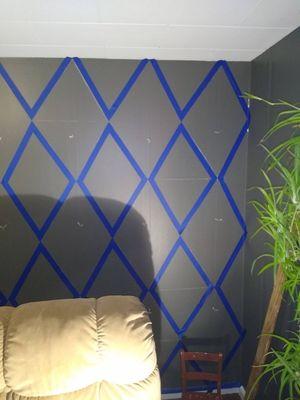 Diamond shape patterns on wall