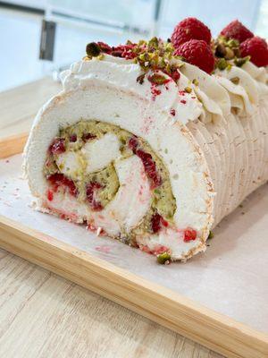 Pistachio Meringue roll