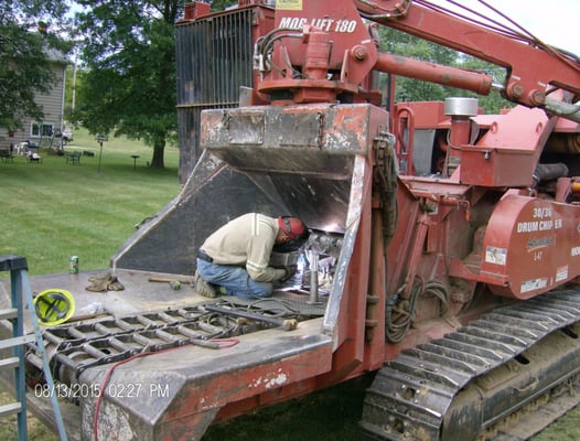 installing wear plate on 3036 chipper