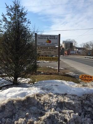 Labadie Looms Roadsign