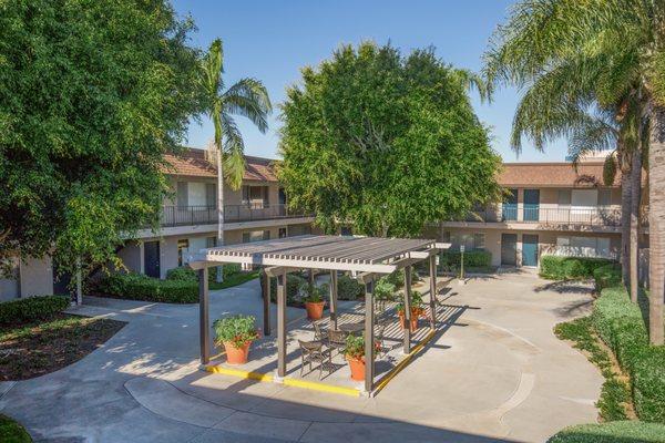 Huntington Highlander Apartment Homes