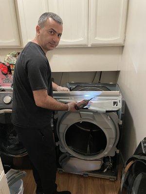 Arman servicing my Samsung dryer