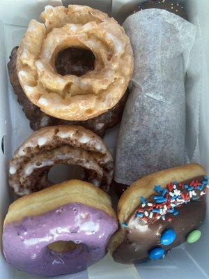 Variety of fresh donuts to choose from and they also had kolashes and drinks to grab & go in their freezer