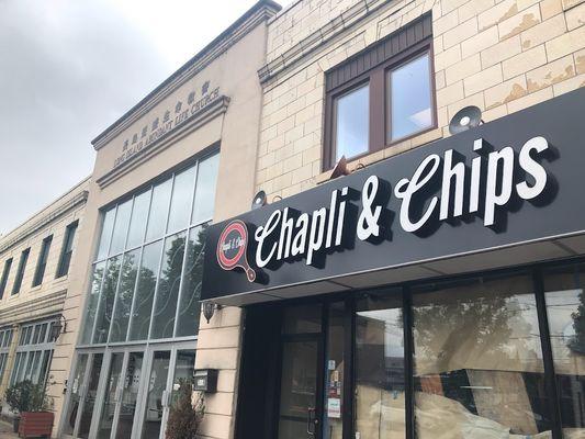 sign up windows covered around corner from House of Donuts in Hicksville NY